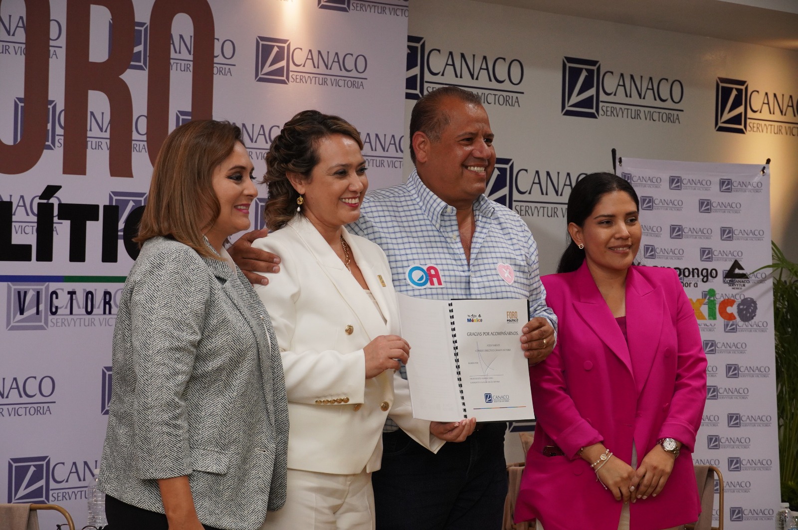 Cierra filas Óscar con empresarios de CANACO