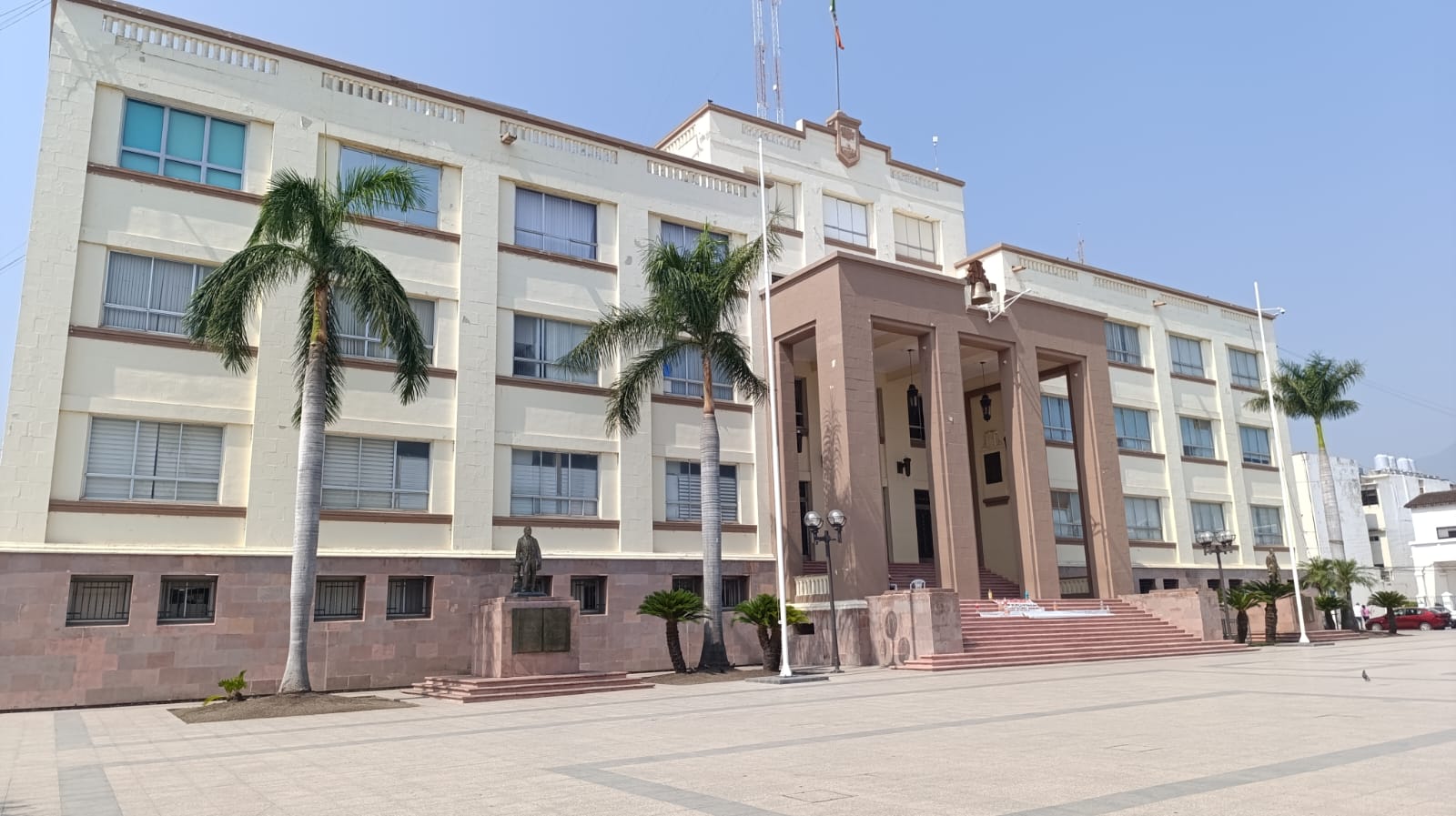 Piden burócratas de Tamaulipas no acudir a votar usando ropa oficial