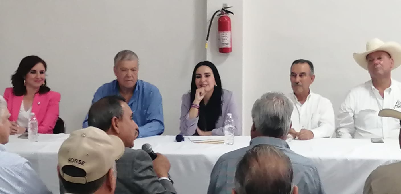 Ganaderos cierran fila a favor de Yahleel Abdala; se compromete a gestionarles subsidios e infraestructura