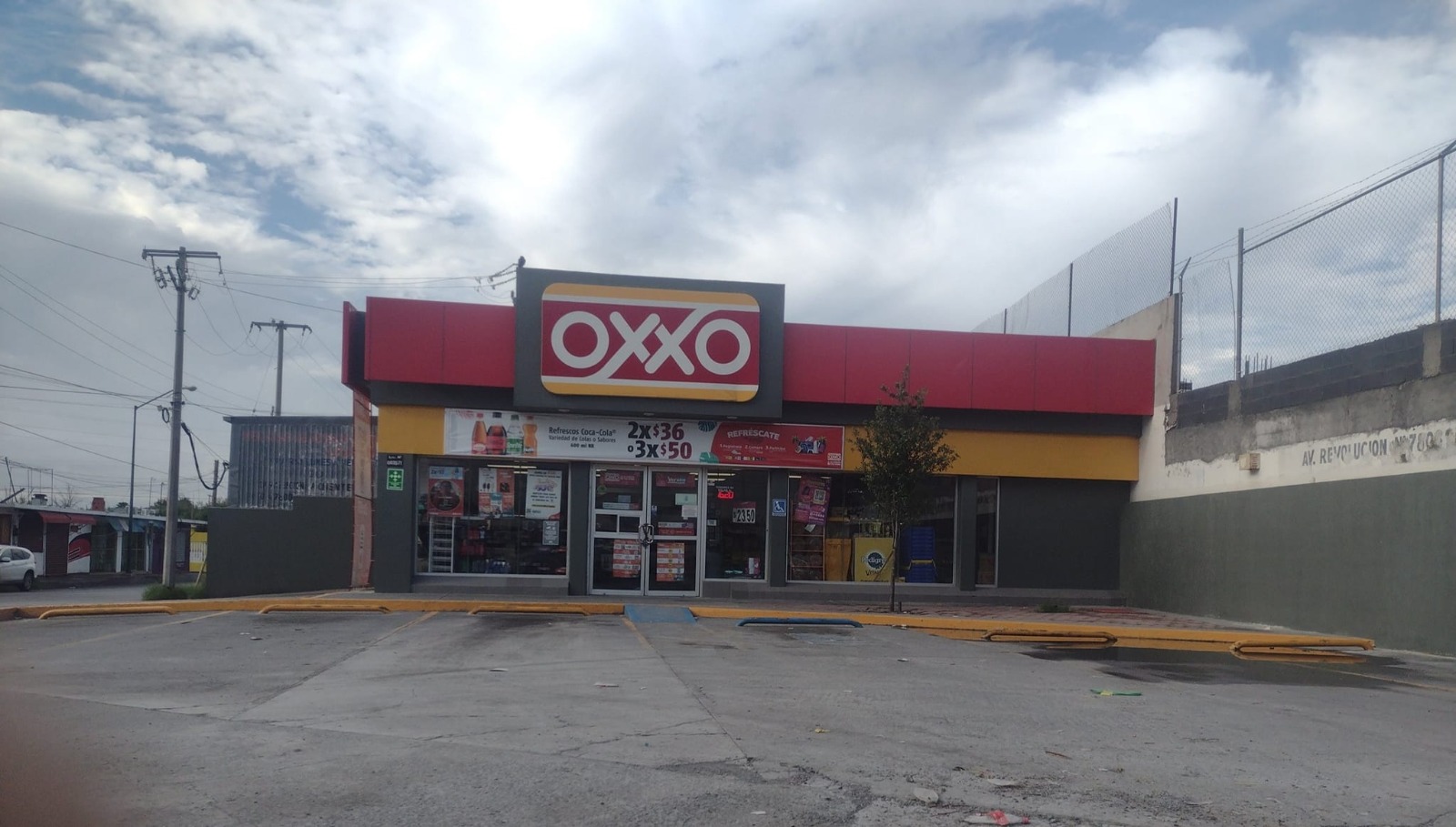 Cierran temporalmente tiendas Oxxo en Nuevo Laredo por vencimiento de contrato de software