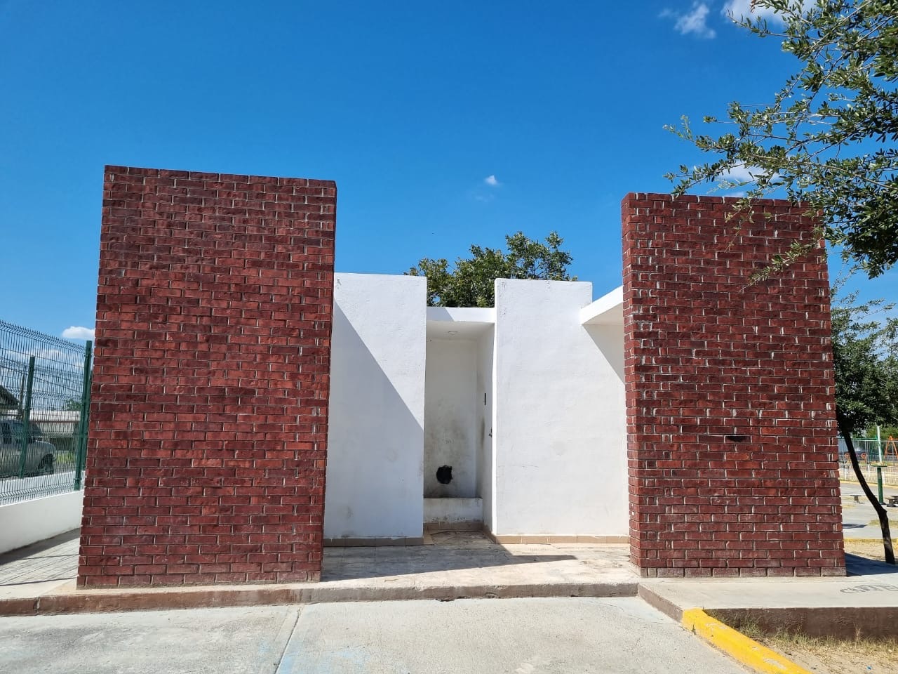 Cierran baños públicos en Plaza Libertad: La falta de mantenimiento y la desatención del Gobierno Municipal de Carmen Lilia Canturosas generan caos y riesgo sanitario para los vecinos
