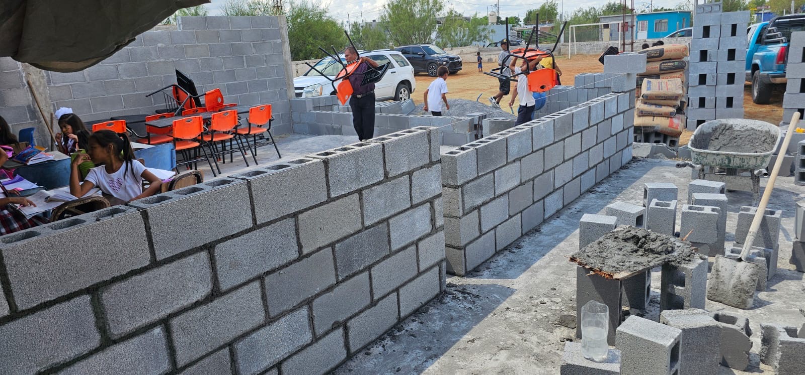 Unidos por la Educación: Periodistas y Sociedad Civil logran iniciar construcción de salones y módulo de baños en Praderas del Mezquital