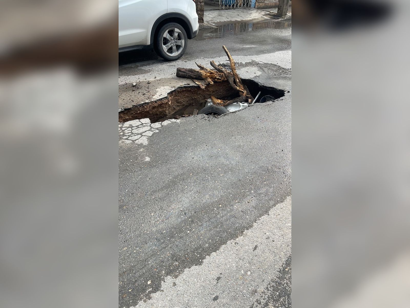 Denuncian habitantes de la Mirador abandono del gobierno municipal; calles son intransitables