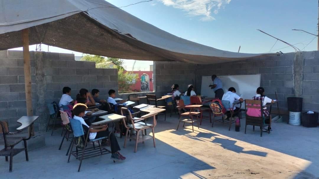 Fundación Carlos Cantú Rosas: Saludos con sombrero ajeno
