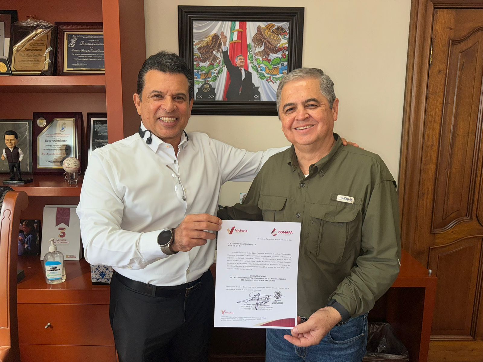 Entrega alcalde de Victoria nombramiento a nuevo Gerente de COMAPA