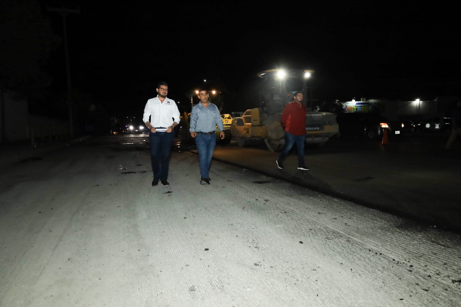 Día y noche Matamoros se sigue transformando; supervisa Alberto Granados importante obra de rehabilitación asfáltica