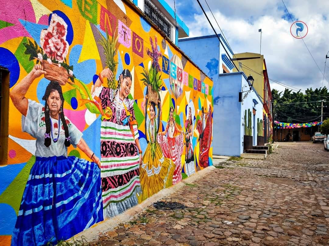Inauguran Mural Comunitario que Rescata Tradiciones Oaxaqueñas