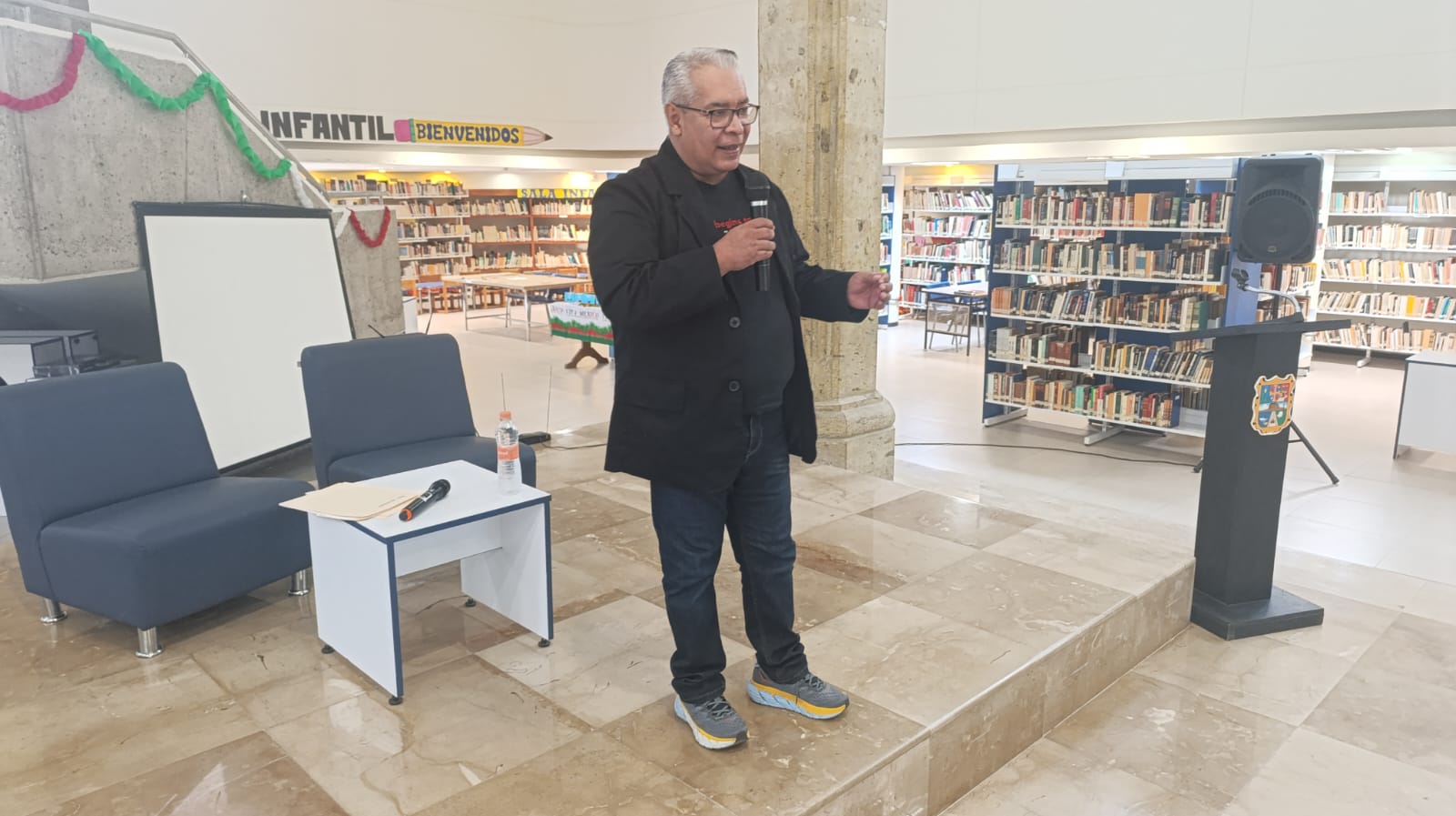 Mauricio Serrano presenta una investigación sobre el busto perdido de un héroe en Ciudad Victoria