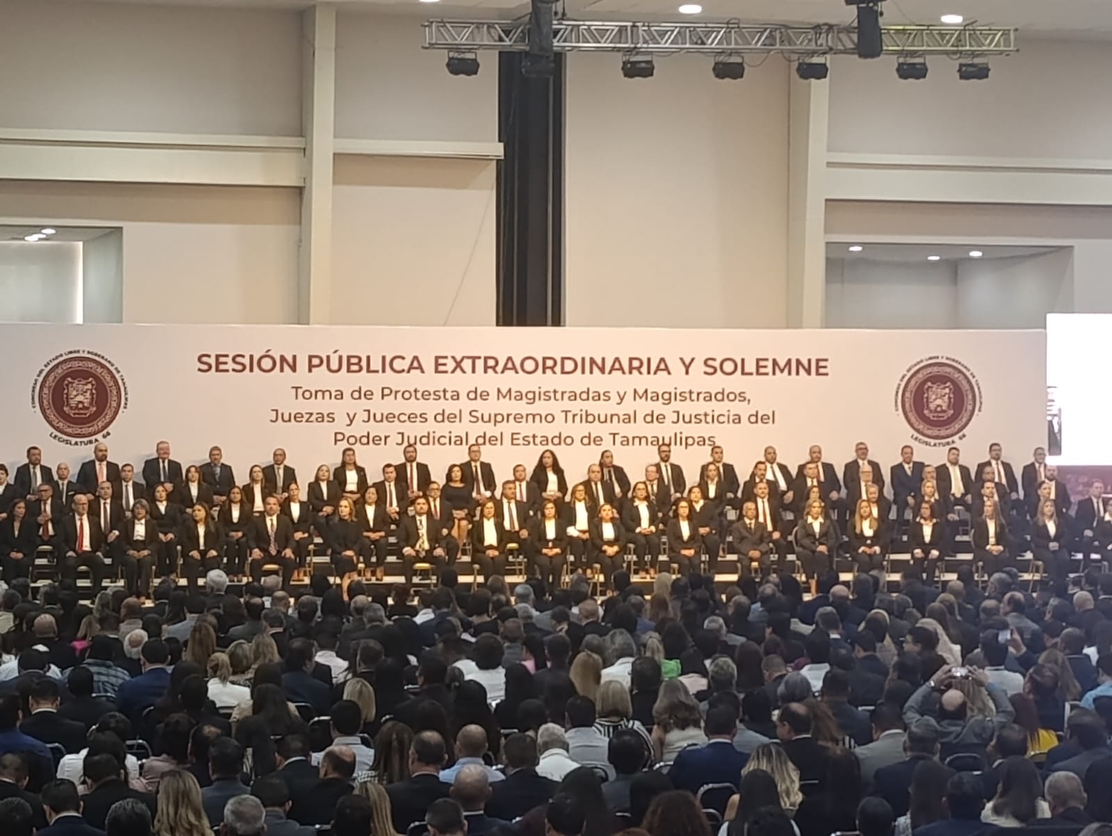 Ante miles de personas, toman protesta los nuevos jueces y magistrados de Tamaulipas