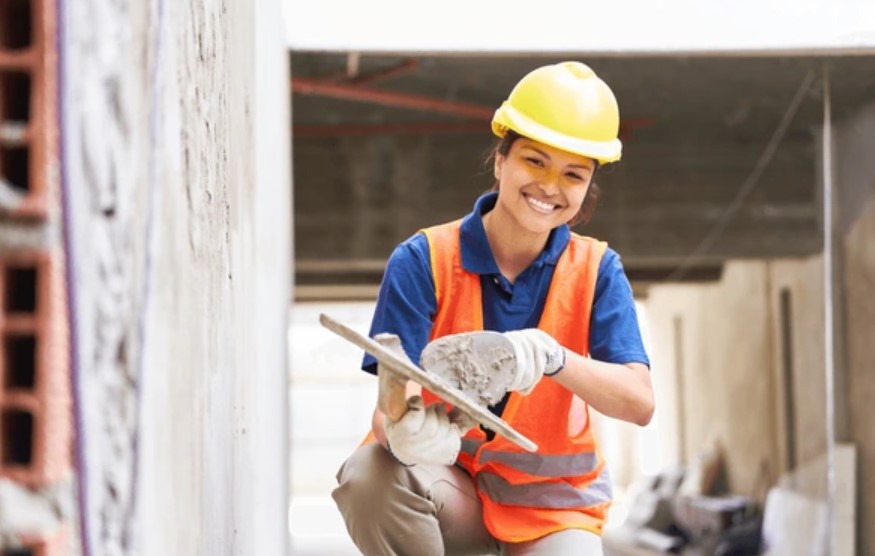 Aumentan las mujeres albañiles en Tamaulipas